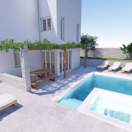 Leylandii Villa *