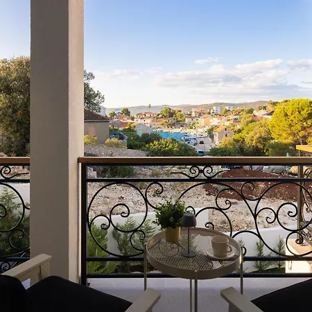 Luxury 4br Heated Pool, Just 100m To Sea Ražanj