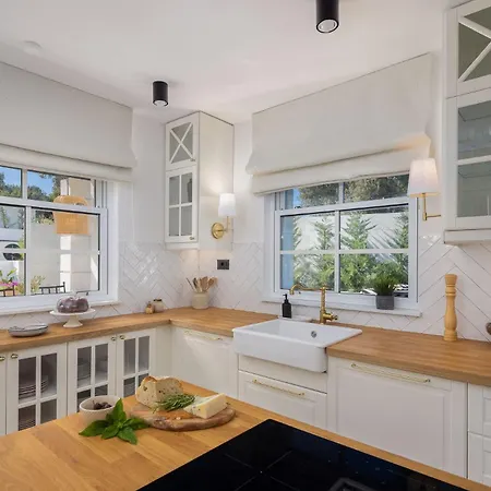 Villa Leylandii Razanj Rogoznica *