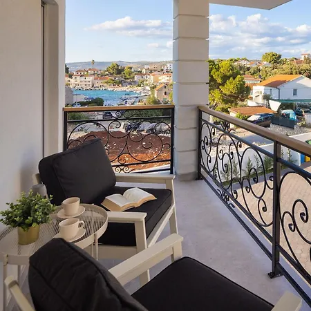 Villa Leylandii Razanj Rogoznica *