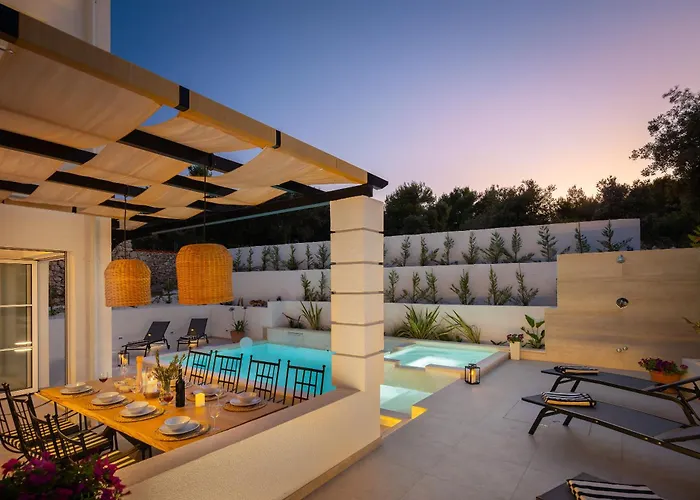 Leylandii Rogoznica 빌라 *