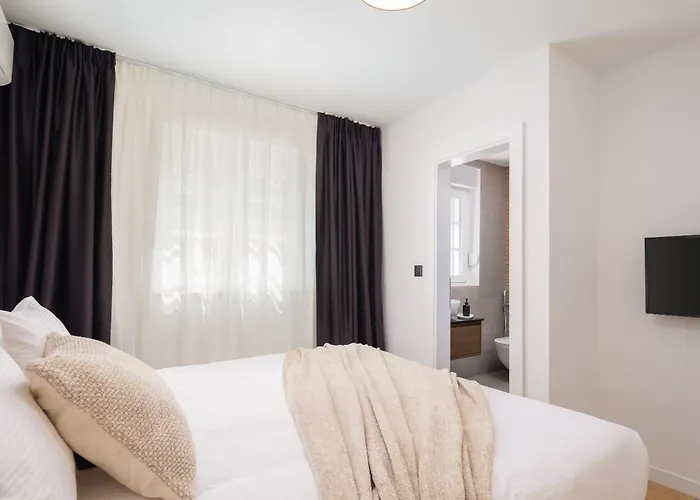 Vila Leylandii Rogoznica Razanj