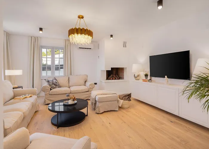 Leylandii Rogoznica Vila