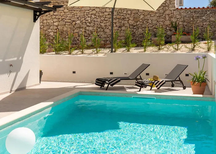 Leylandii Rogoznica Vila Razanj