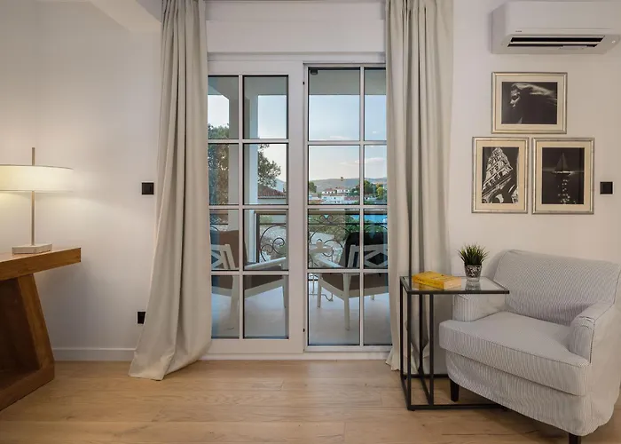 Leylandii Rogoznica Just Few Steps From Sea