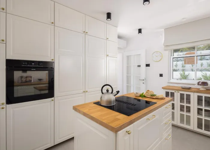 Vila Leylandii Rogoznica