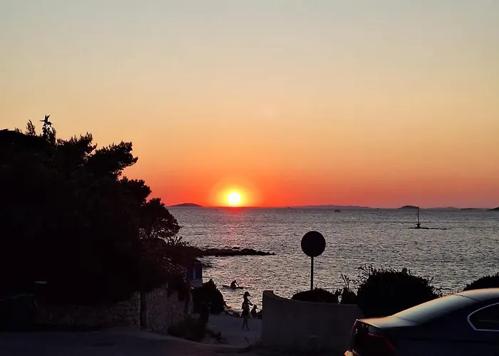 Villa Leylandii Rogoznica Just Few Steps From Sea Ražanj