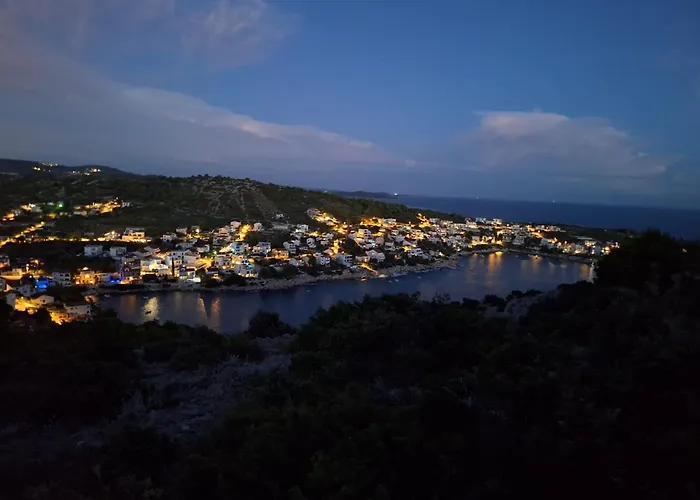 Leylandii Rogoznica 빌라 Ražanj